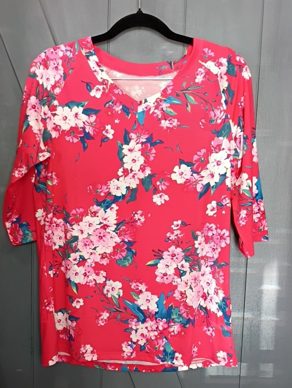 Women’s Floral V-Neck Long Sleeve Top in Hot Pink